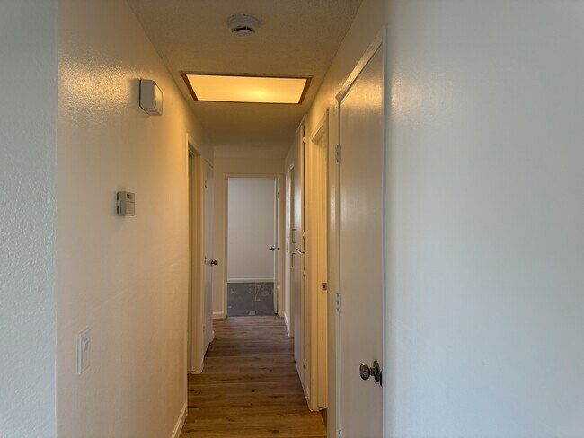 Building Photo - 2460 Brookside Way