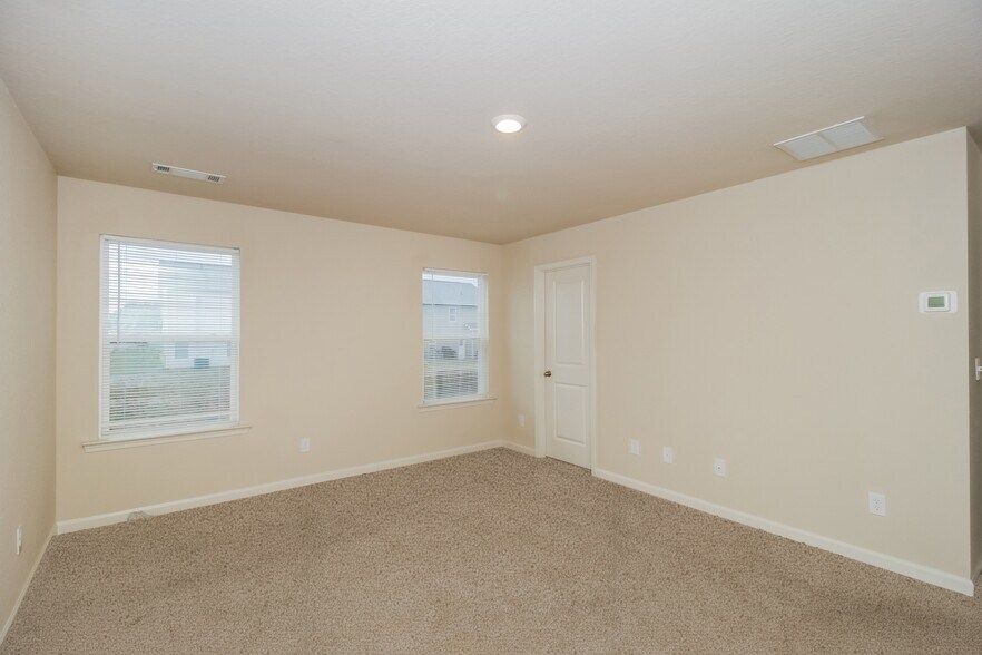 Building Photo - 134 Innis Brk Cir