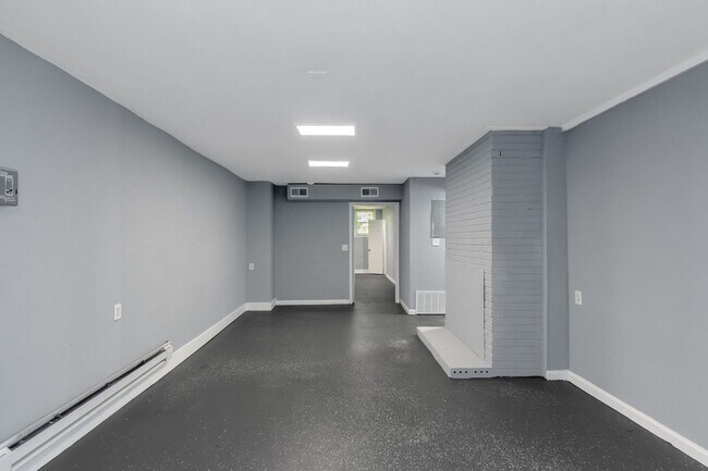 Building Photo - Spacious 4 Bed 3 Bath SFH!