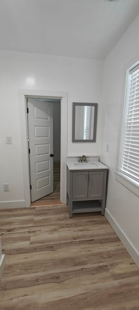 Building Photo - 2 BR/ 1 BA Newly Renovated Two Bedroom Hou...