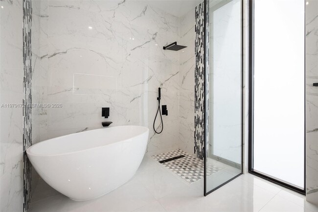 Building Photo - 2516 NE 21st St