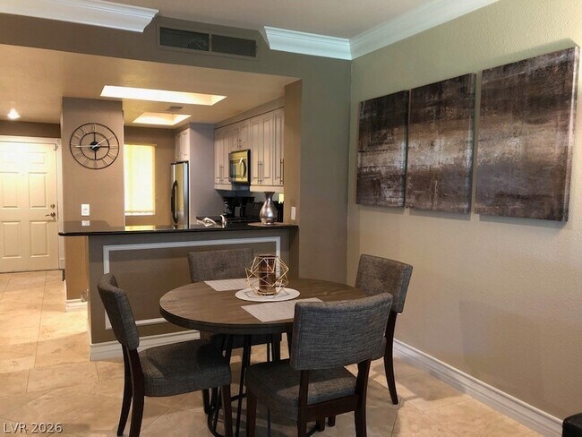 Building Photo - 220 E Flamingo Rd