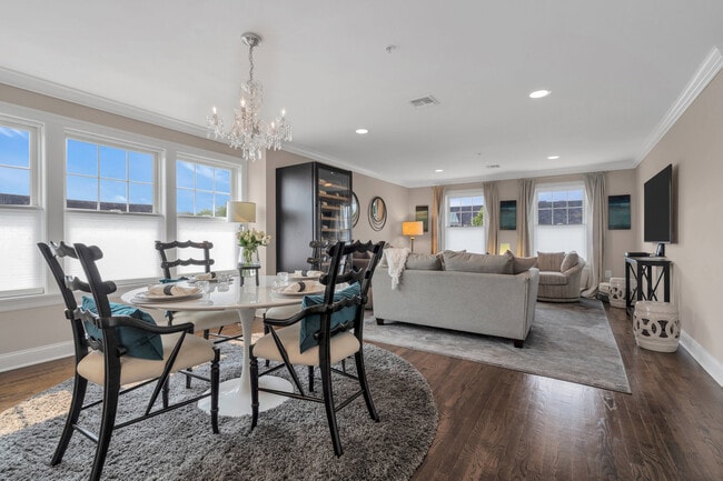 Building Photo - 308 Morris Ave