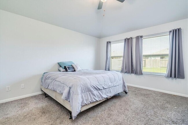 Building Photo - 117 Balsam St