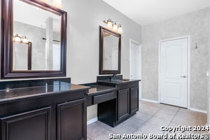 Building Photo - 1122 Persian Garden