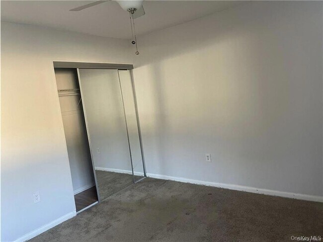 Building Photo - 32 Scarborough Ln