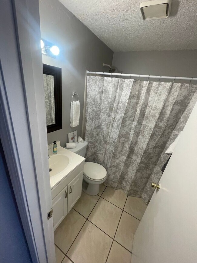 Building Photo - 2511-2513-2513 S 9th St