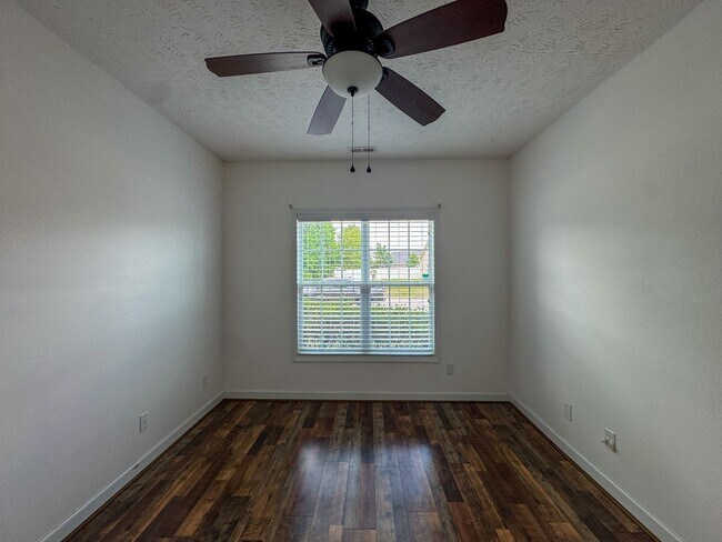 Building Photo - Lovely 4 Bed 2 Bath Home in Westgate