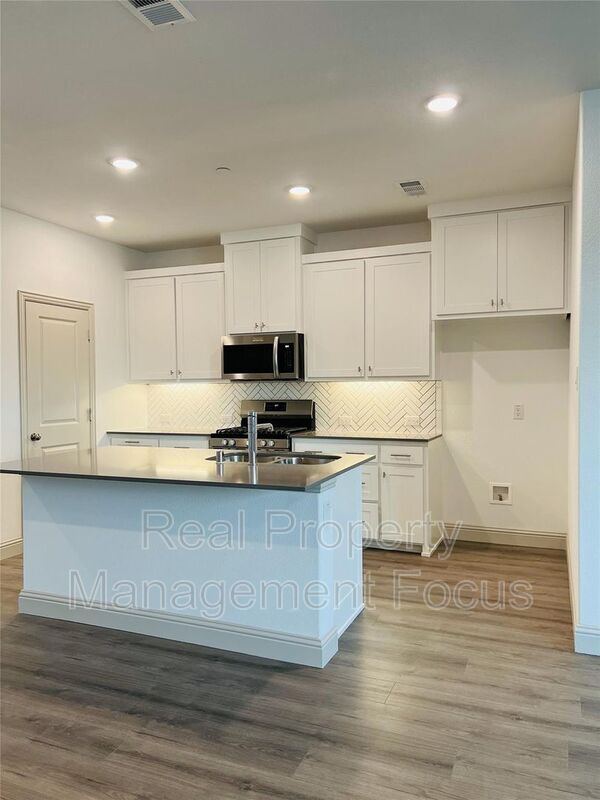 Building Photo - 13060 Teton St