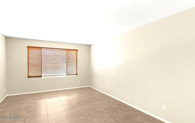 Building Photo - 1702 E Gaylon Dr