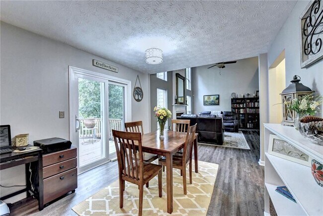 Building Photo - 3680 Oak Park Dr