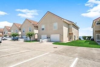 Building Photo - 16 Regency Pt