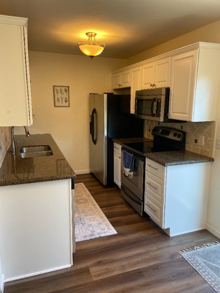 Primary Photo - 1173 S Monaco St Pkwy