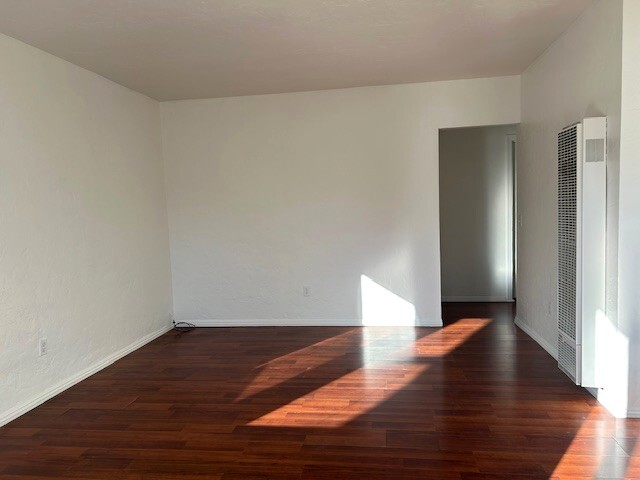 Building Photo - 321 S Pauley St