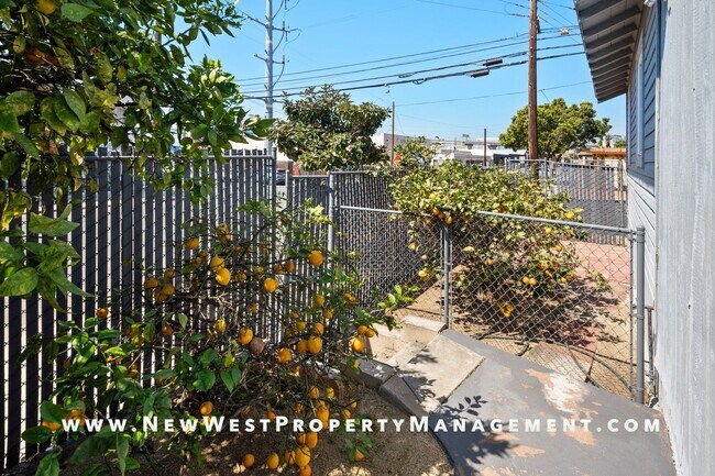 Building Photo - Charming Barrio Logan 2 Bedroom, Available Now!