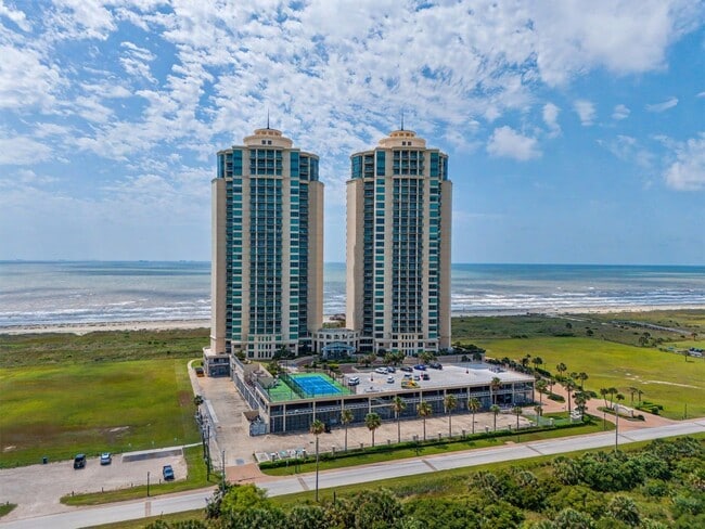 Building Photo - 801 E Beach Dr