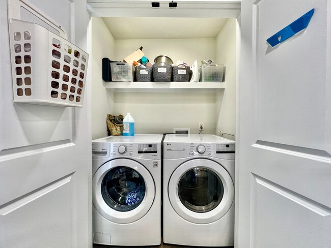 Building Photo - IMMACULATE with ALL THE UPDATES!