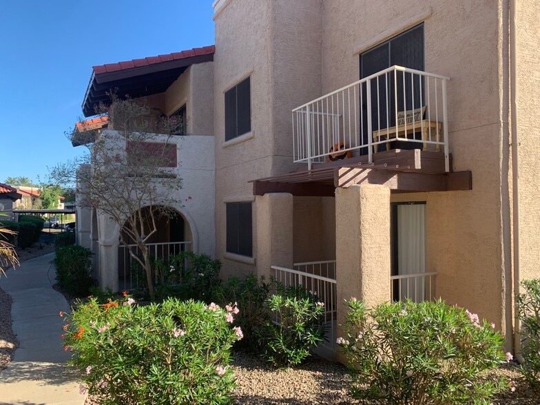 Remodeled, Move-In-Ready Condo in North Glendale - 5757 W Eugie Ave