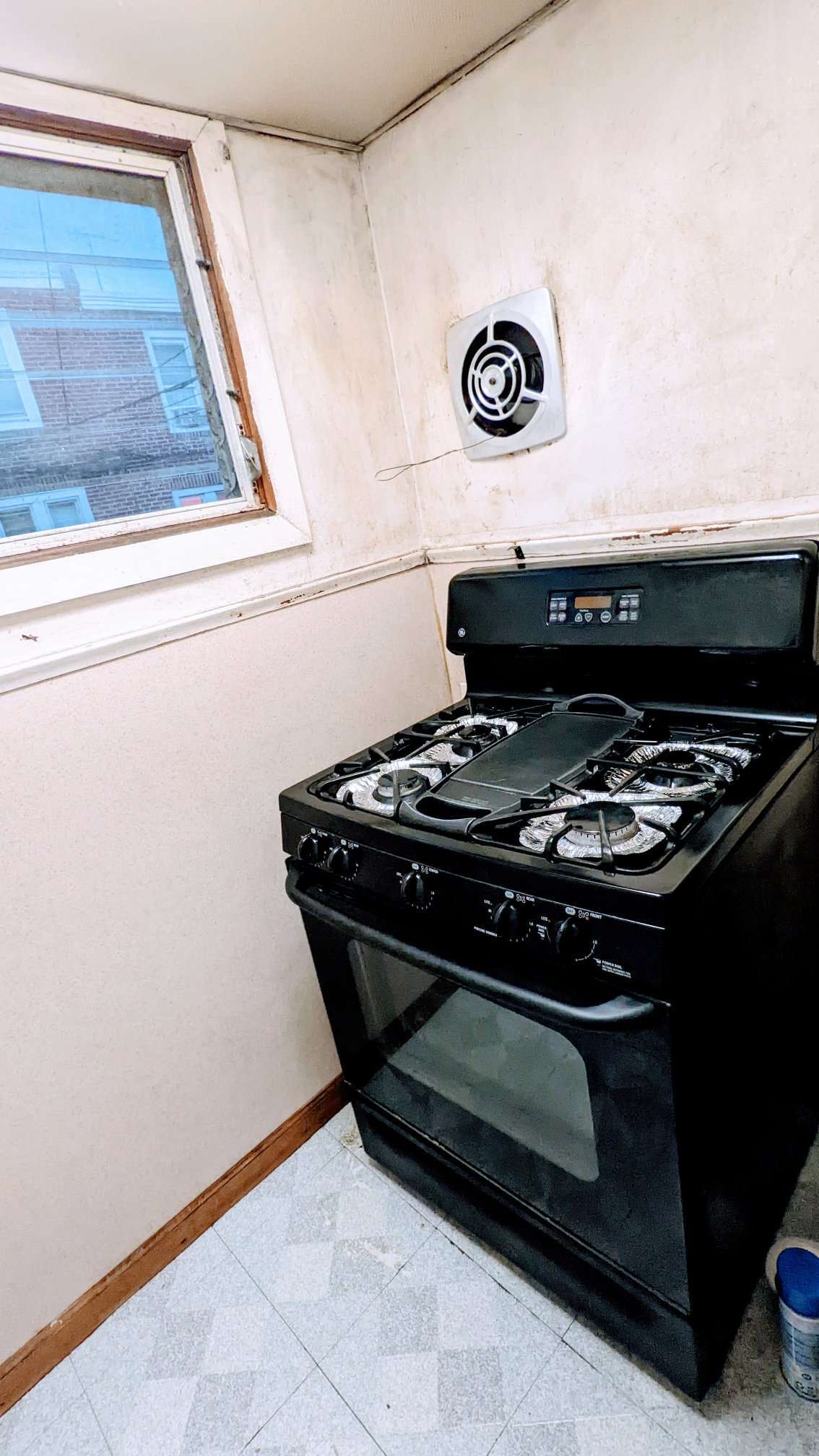 Building Photo - 103 W Spencer Ave