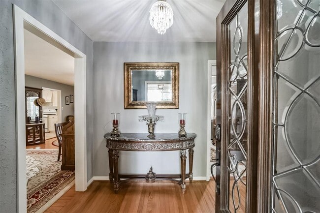 Building Photo - 9910 Pine Lake Dr