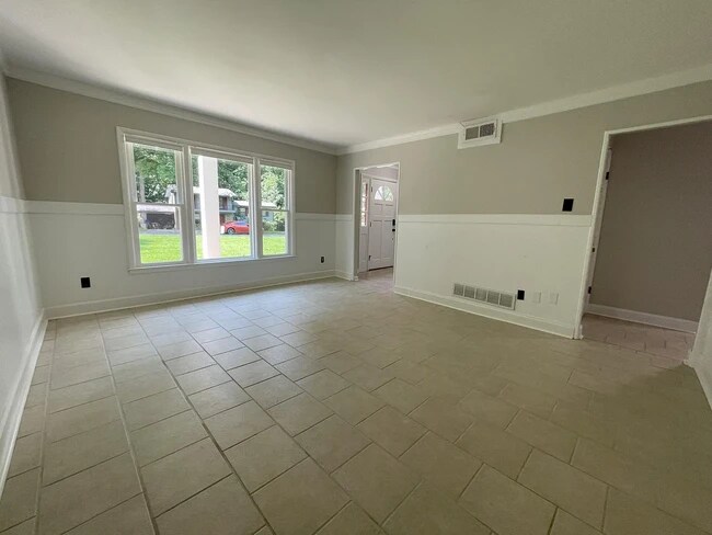 Building Photo - 2706 Eaton Pl