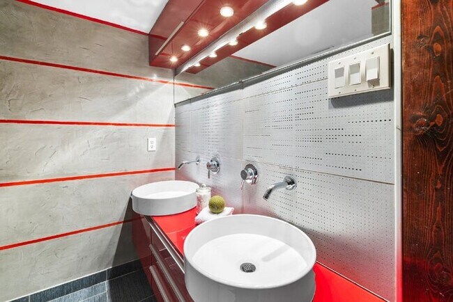 Building Photo - Spacious 5 Bedroom Home in Midlothian - $2,800/mo