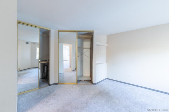 Building Photo - 9750 Mesa Springs Way