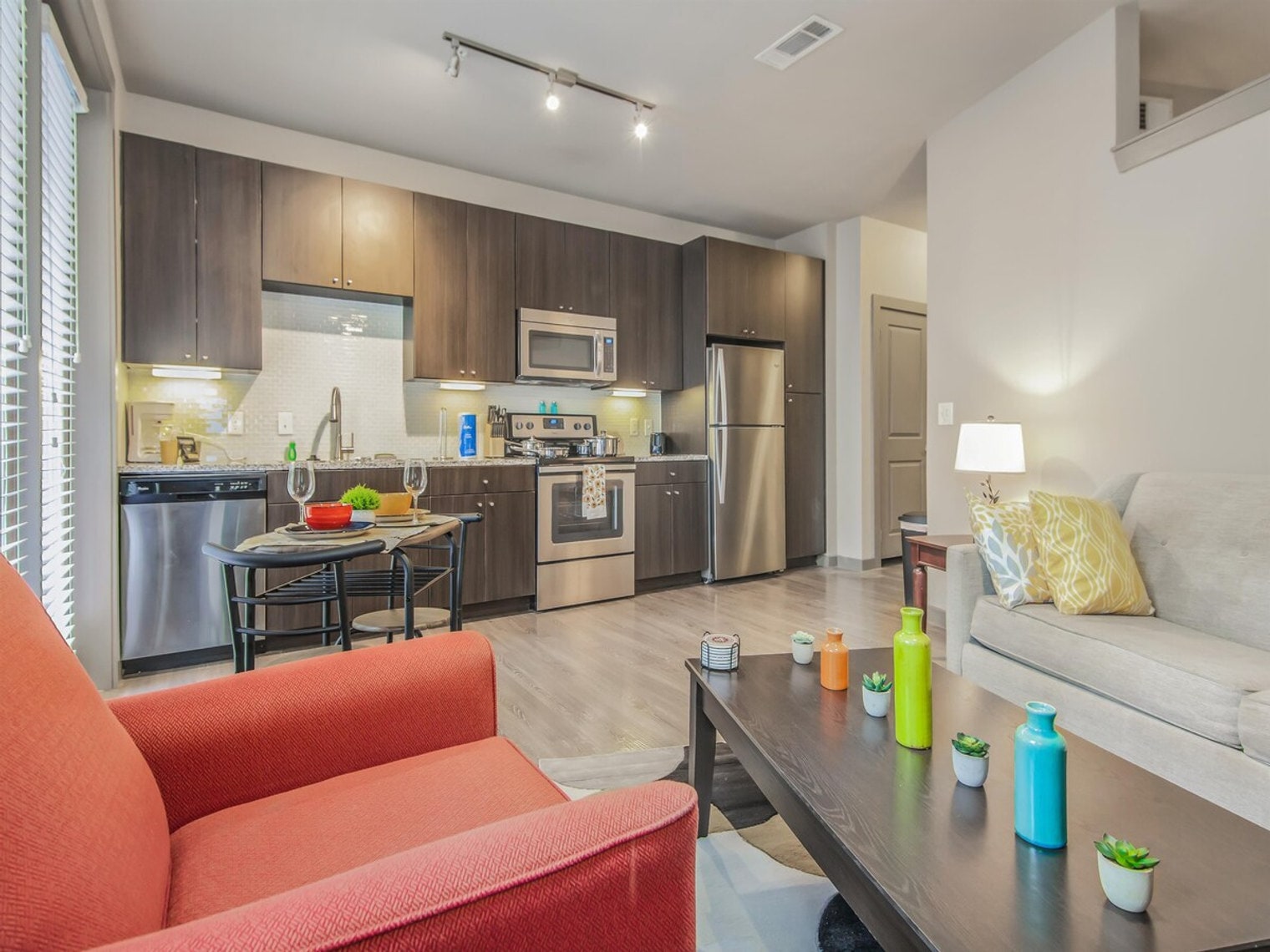 Building Photo - 1915 Canterbury St