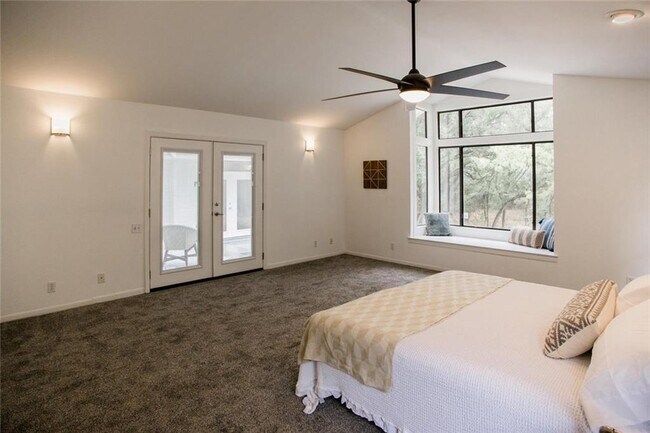 Building Photo - 5139 Meadow Creek Dr