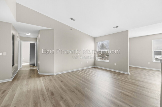 Building Photo - 9200 Charlotte Ct