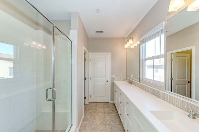 Building Photo - 63 Waterleaf