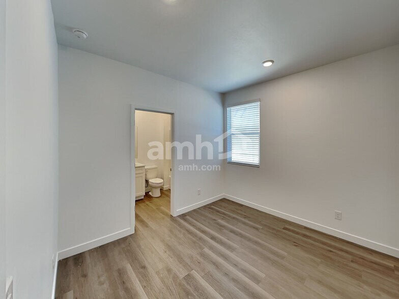 Building Photo - 14155 N Luckett Rd