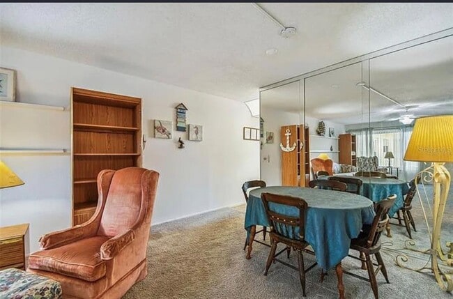 Building Photo - 2404 Florentine Way