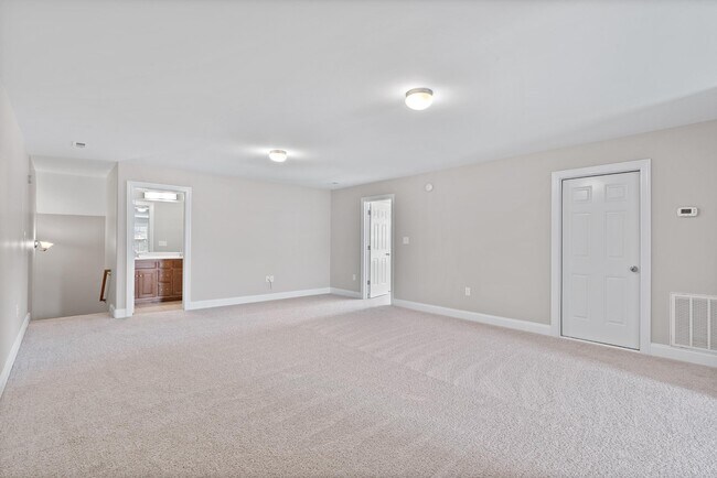 Building Photo - 3116 Tenker Creek Ln SE