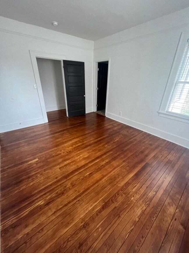 Hall Bedroom - 722 E 35th St