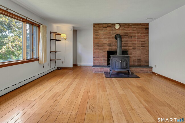 Building Photo - 67 Barclay Dr