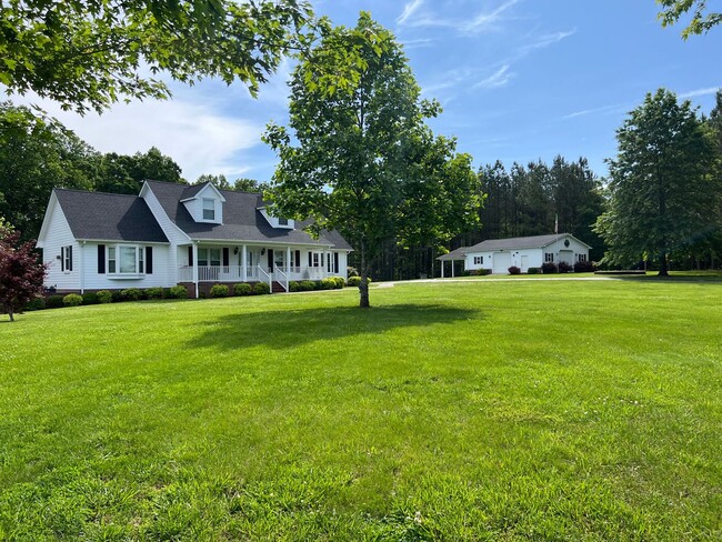 Building Photo - The Lifestyle You Deserve.