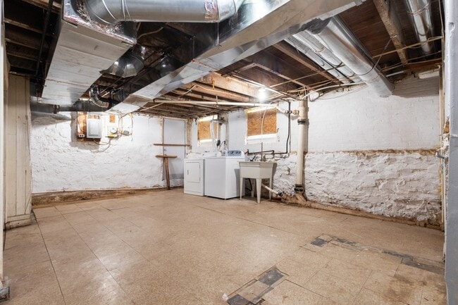 Building Photo - 3201 Elmley Ave