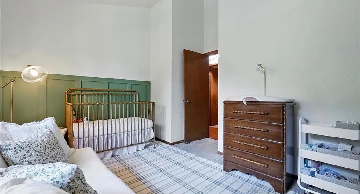 Building Photo - 821 Pebblewood Dr