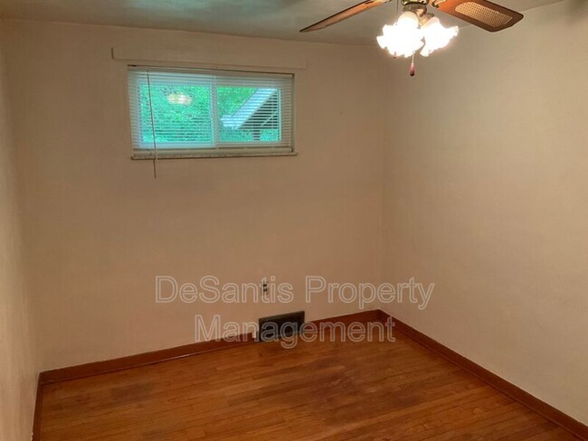 Building Photo - 545 Coal St