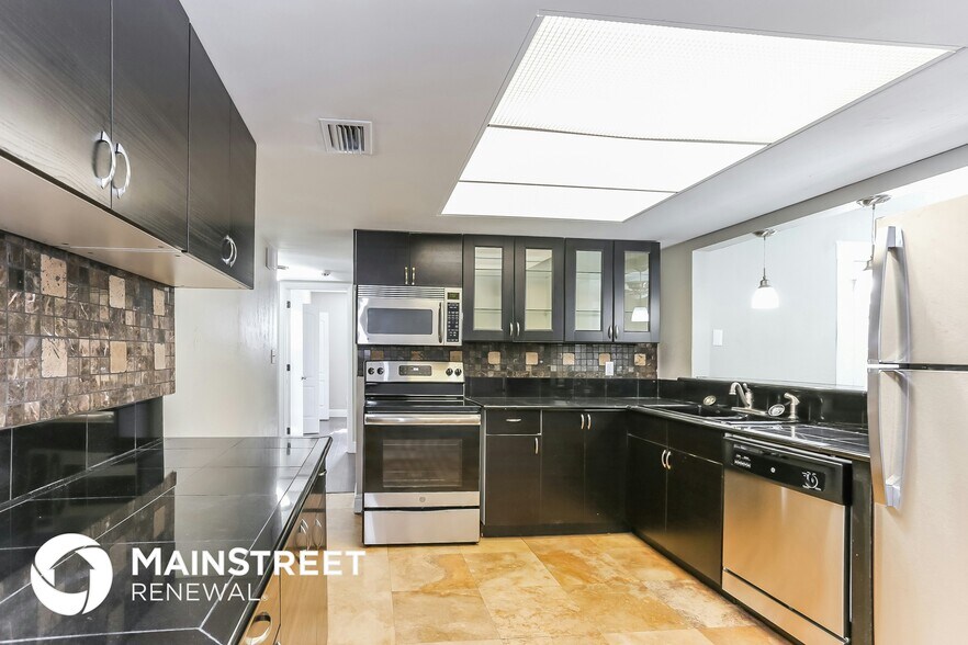 Building Photo - 6801 14th Way S