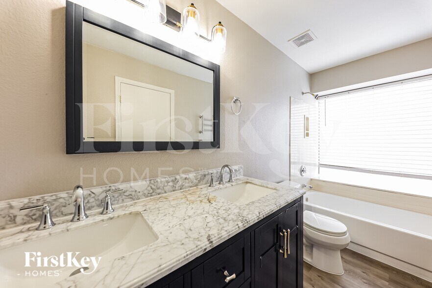 Building Photo - 19626 N 14th Pl