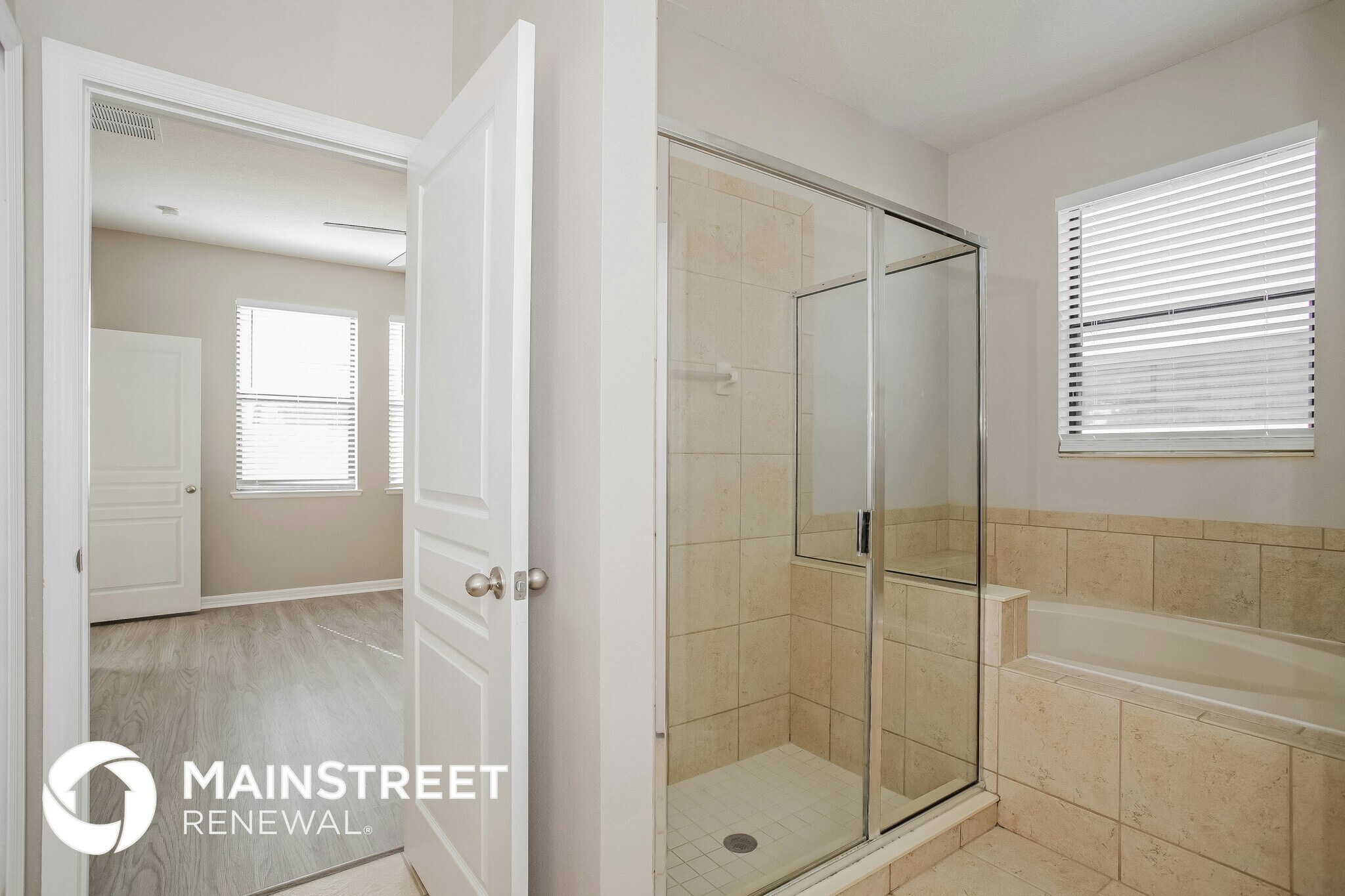 Building Photo - 4632 Doral Park Ave