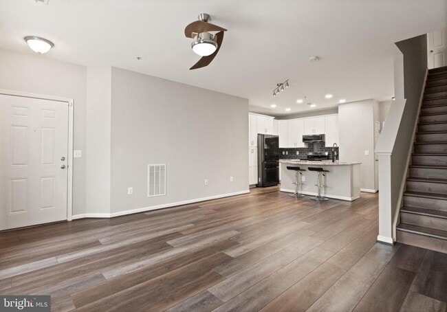 Building Photo - 9541 Center St