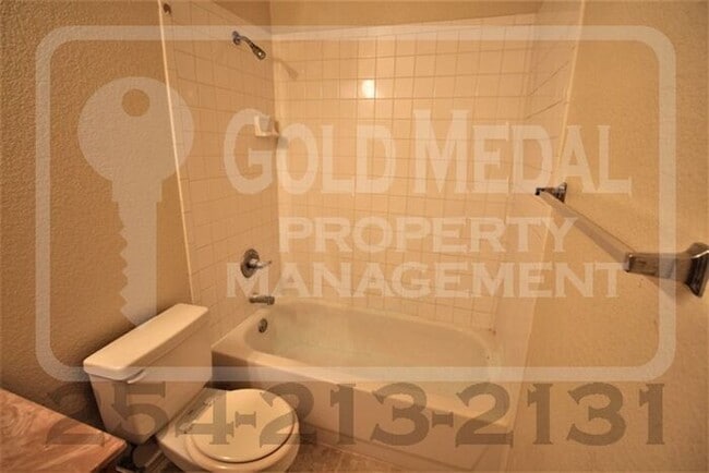 Building Photo - 2807 Leroy Cir