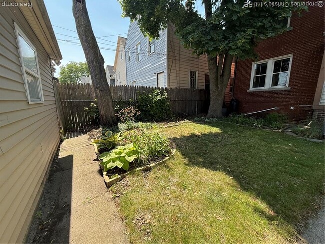 Building Photo - 2742 Florian St