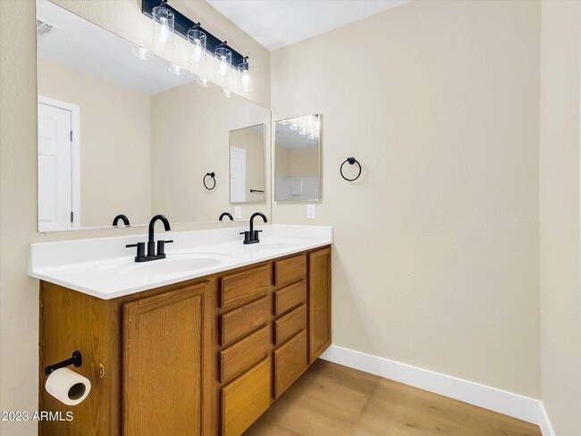 Building Photo - 1330 S Aaron