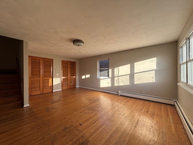 Primary Photo - 226 E Chestnut St