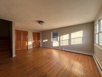 Building Photo - 226 E Chestnut St