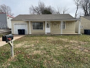 Building Photo - 2 Bed 1 bath house with attached garage in El Dorado!